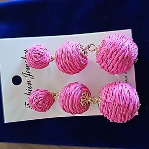 Boho lightweight rattan earrings NWT